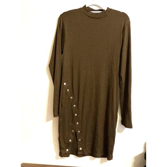 Forever 21 mock neck sweater midi dress featuring asymmetrical button size 2X - Picture 1 of 7